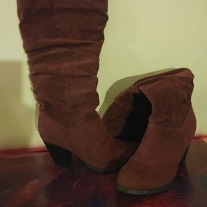 Heeled boots